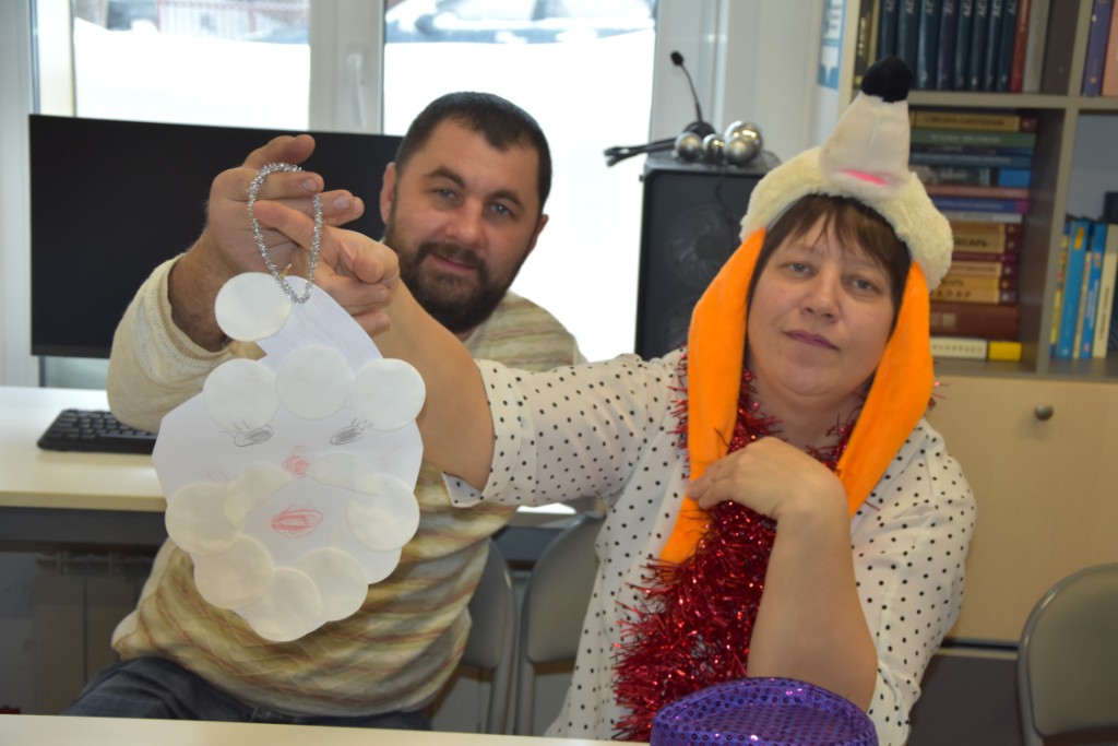 «Любимый праздник-Новый год».   Забавы у новогодней ёлки.